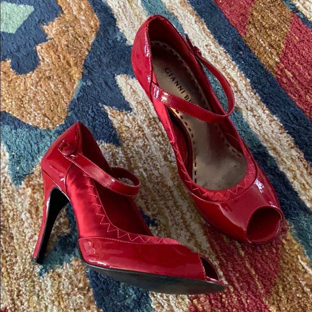 Little red heels! ♥️